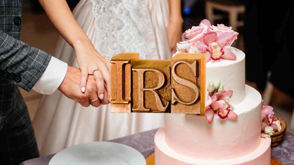 Are you a newlywed? Here are 5 IRS’s top recommendations for 2025 to avoid delays in your tax refund