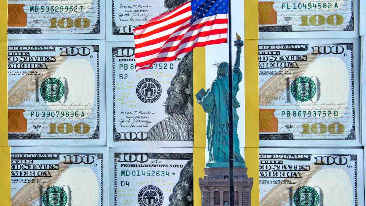 If I am on Social Security in 2025, can I receive SSI while getting SSDI or retirement benefit payments?