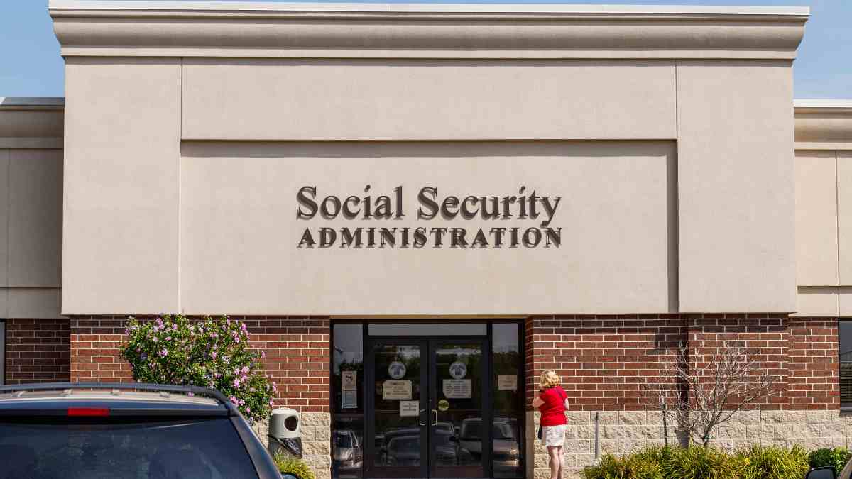 Are Social Security offices open for walk-ins in 2025?