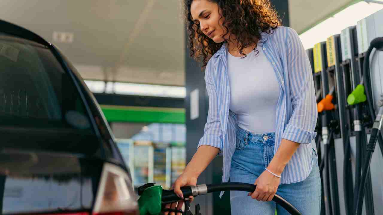 Summer gas prices are the lowest in 4 years, but which states have the highest prices?