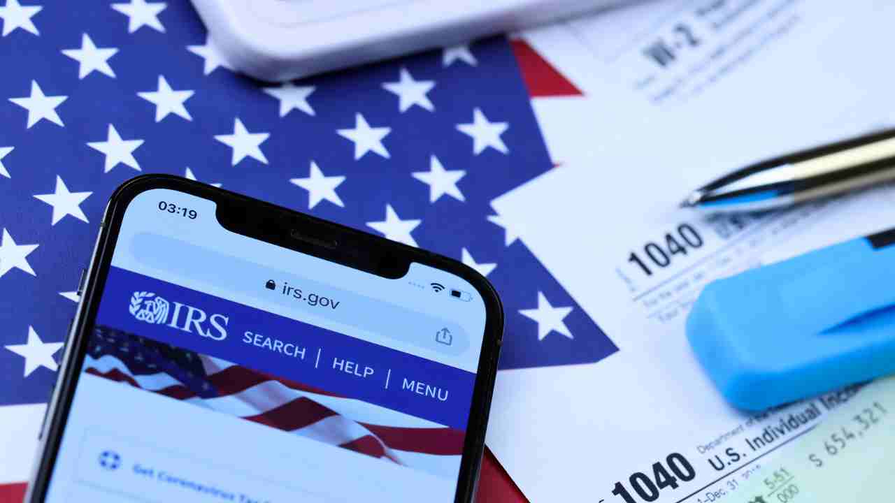 IRS tips to protect yourself from the latest summer scams and phishing methods