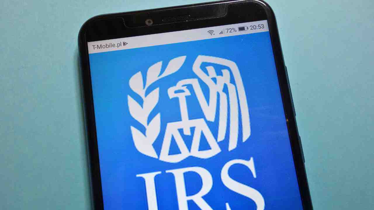 Before You Donate: Use This IRS Tool to Make Sure You’re Not Getting Scammed