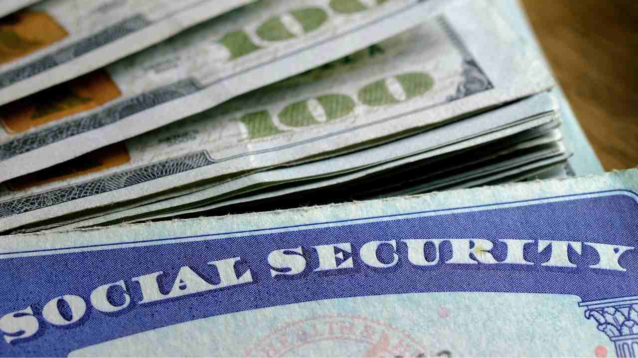 How Much Can 62-Year-Olds Collect on Social Security Retirement Payments in the U.S.?