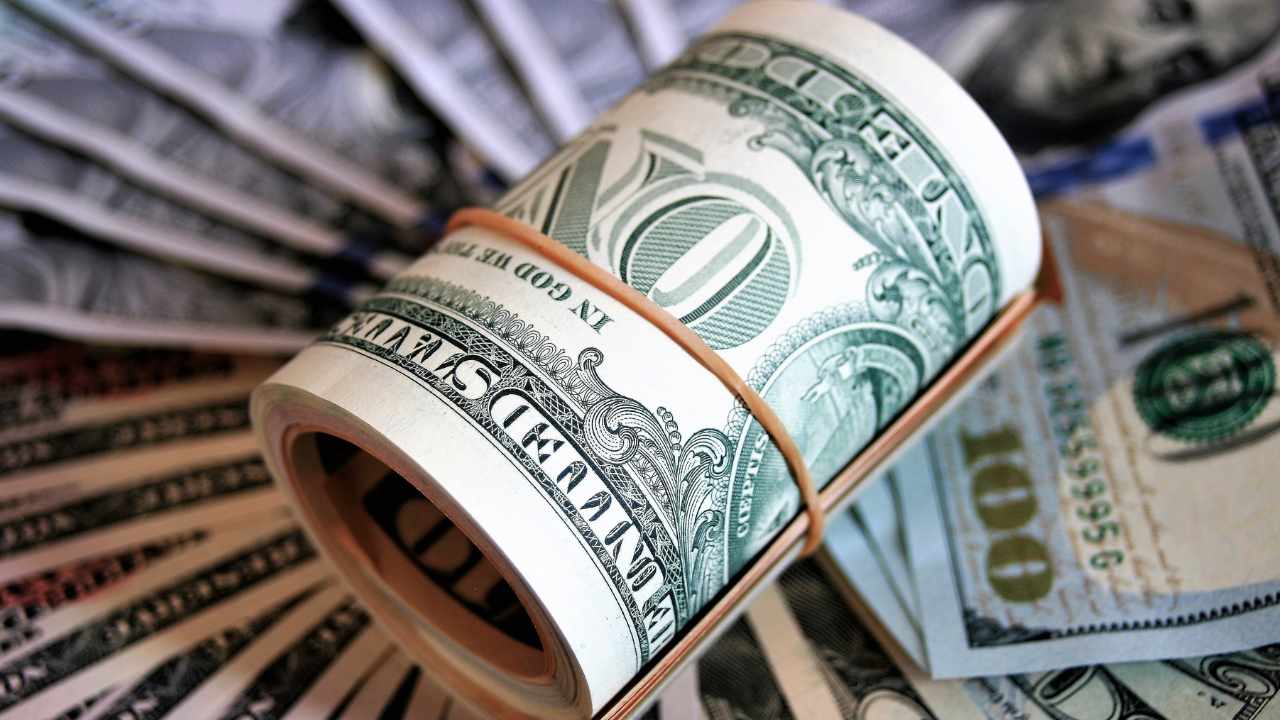 Stimulus Checks From Oil Revenues Are Coming to Thousands of Americans This Fall