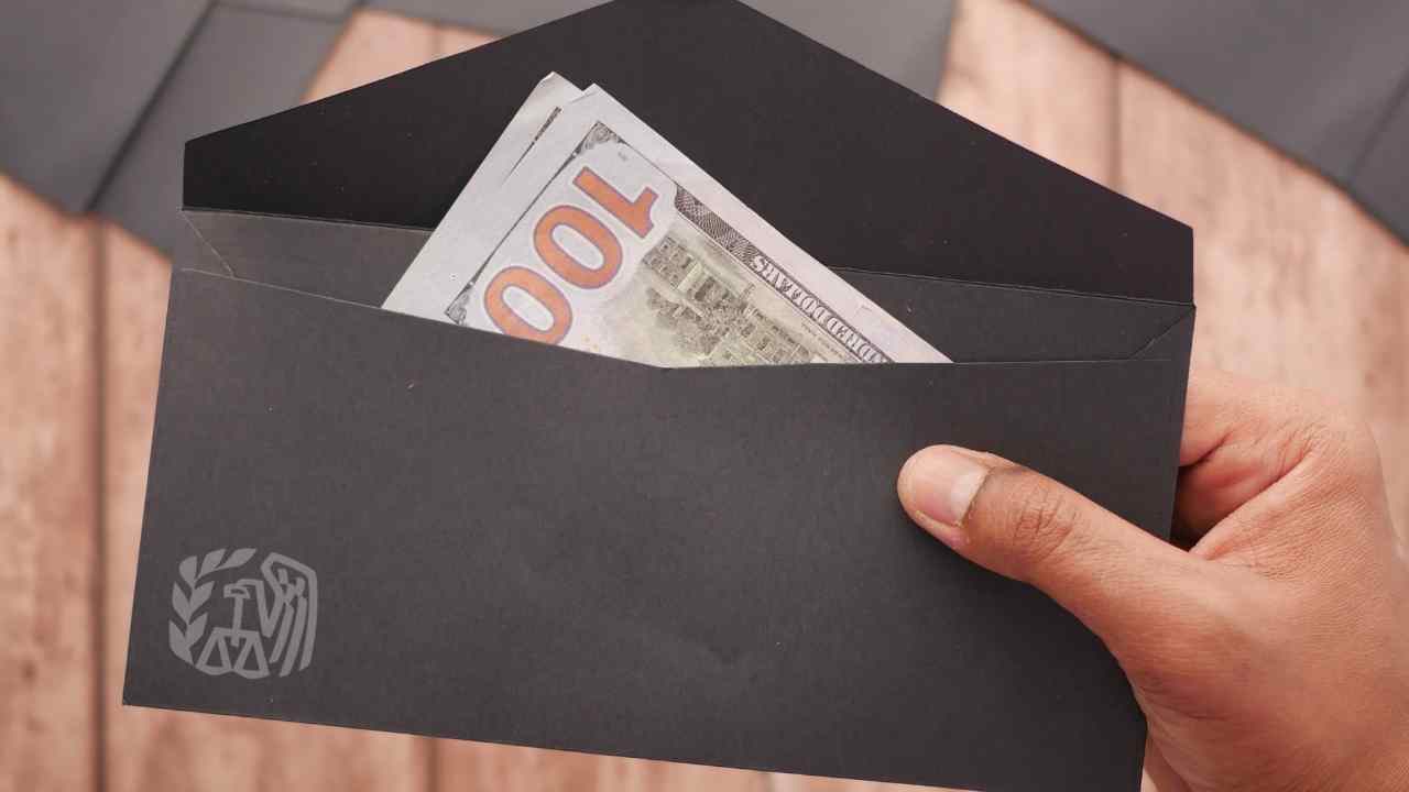 Viral Rumors Say the IRS Is Sending “Extra” Tax Refunds, but Here’s the Truth