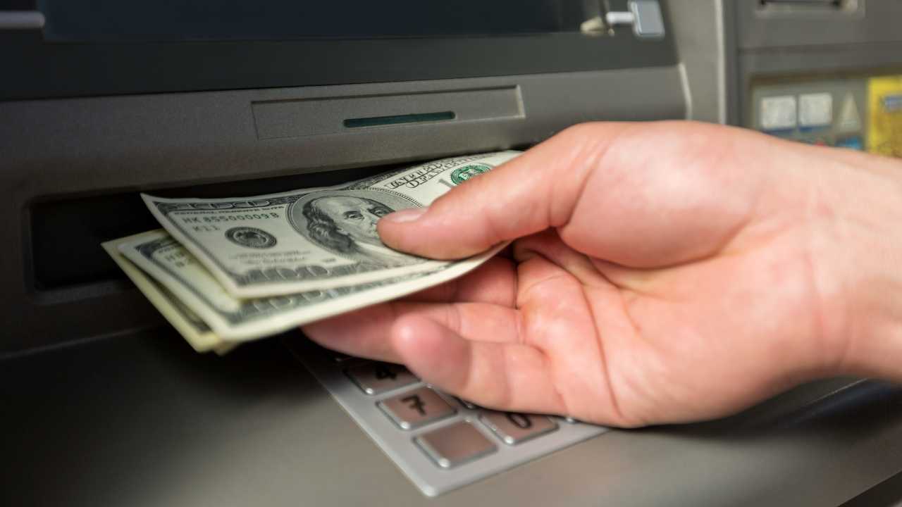 Millions of Americans will receive a new SSDI payment in November 2025: payment schedule