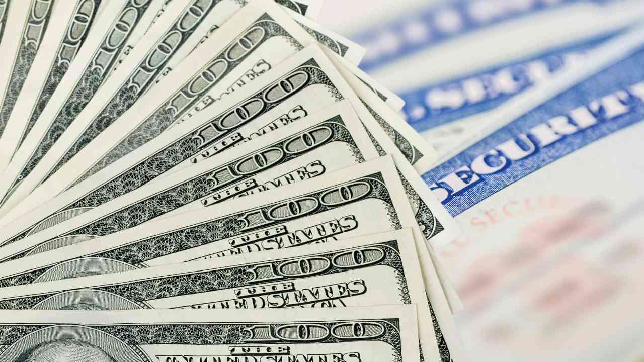 SSI Recipients Get a Holiday Boost: COLA Increase Hits Wallets First Than Others