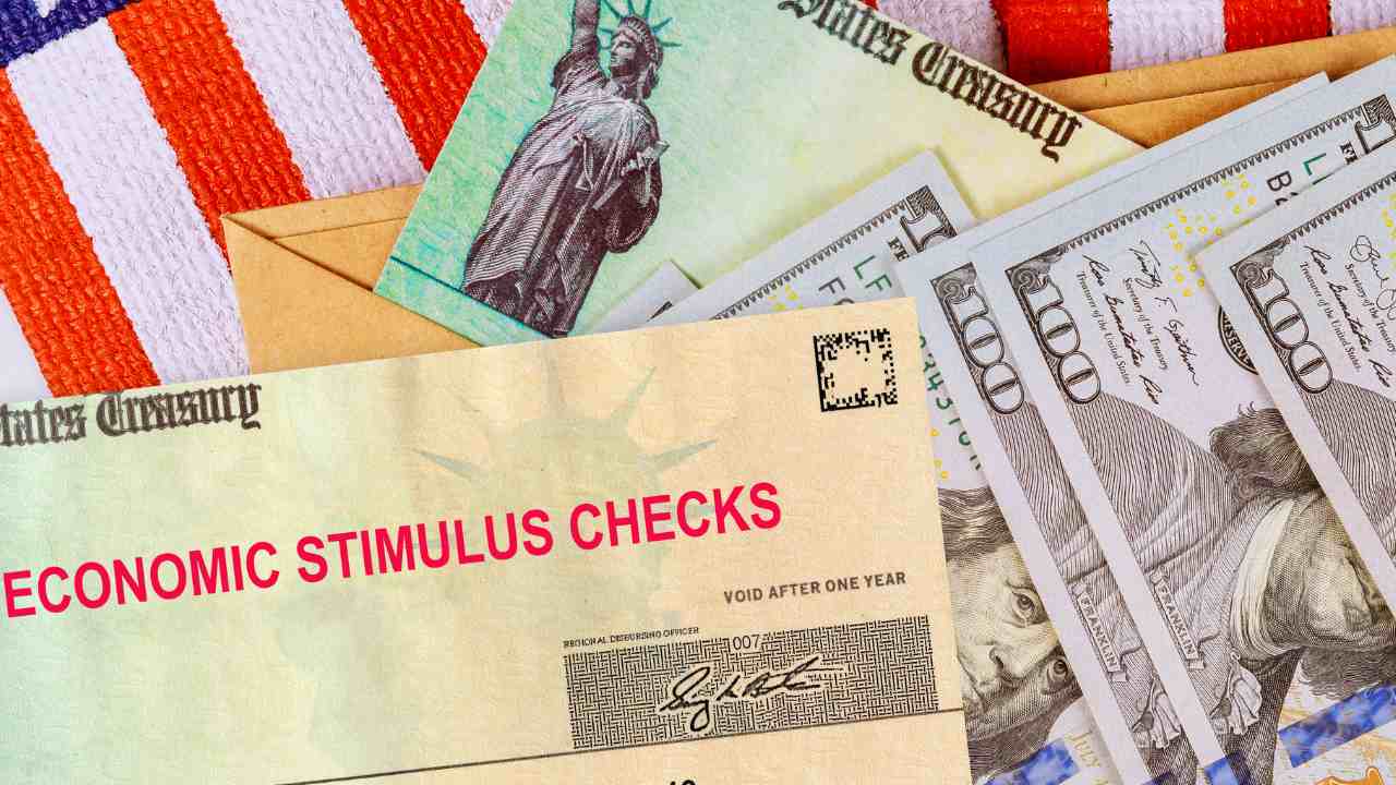 Trump Floats New Stimulus Checks Funded by Tariff Revenue: How Possible Is This Plan to Happen