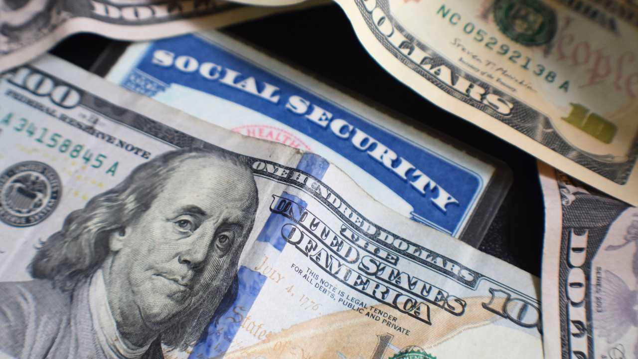 Why Your Social Security Check is Coming Early This New Year’s Eve and With the 2026 COLA Included