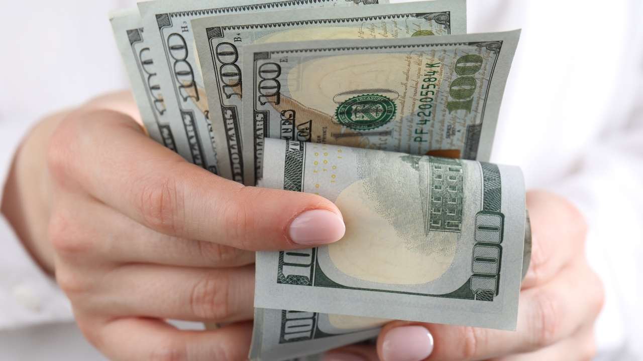600,000 Americans Can Now Apply for a Stimulus Checks With Simple Requirements