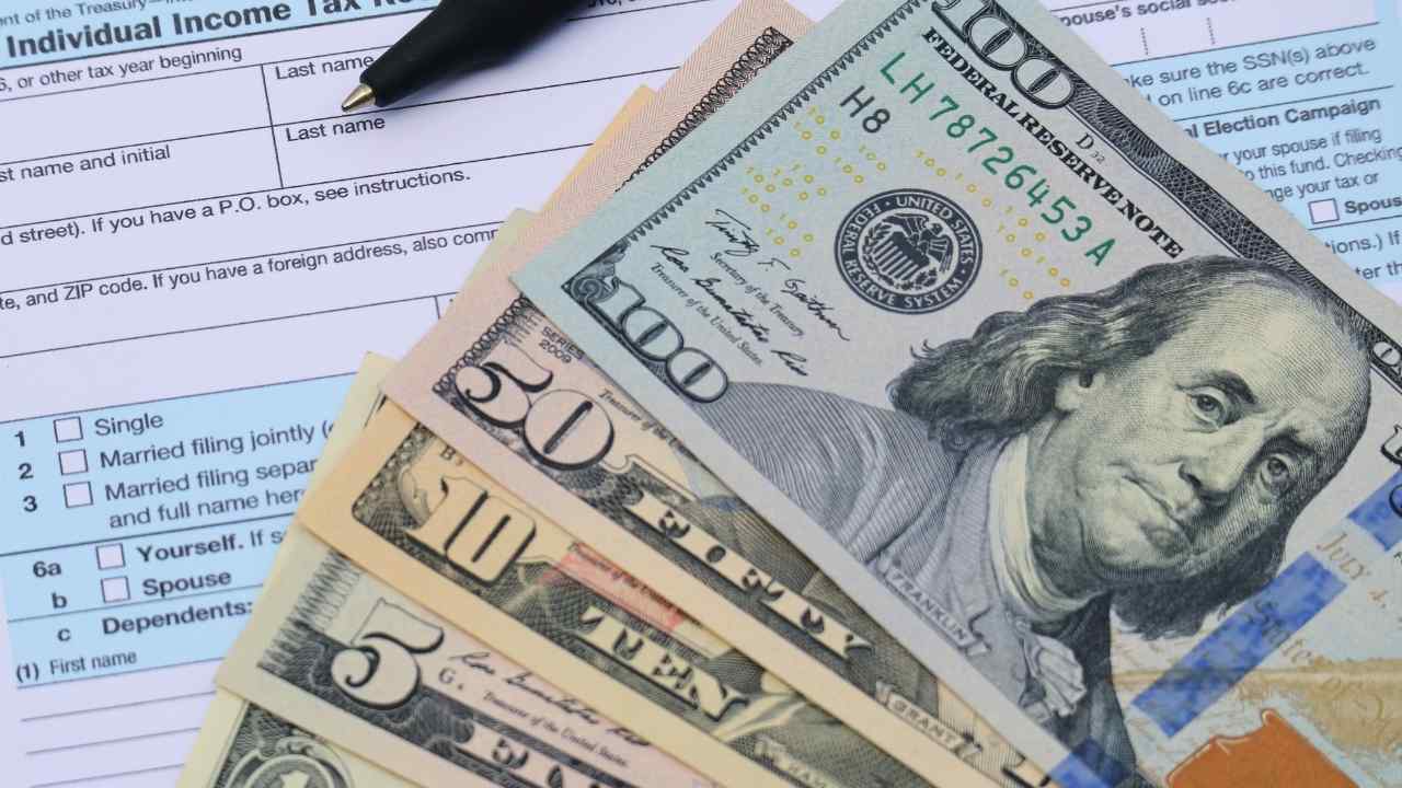A Massive New Tax Rule for 2026 Could Put Thousands Back in the Pockets of Workers