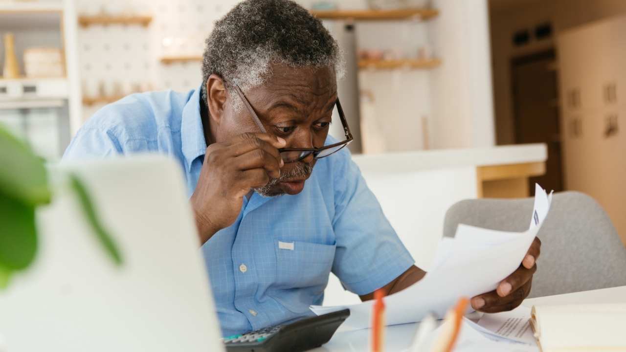 If Your Retirement Age Arrives by 2033, There’s a Big Warning Regarding Your Savings