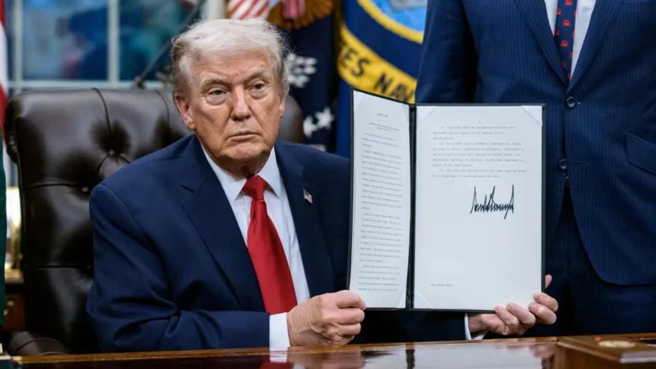 Controversy Over the Trump’s Retirement Age Raise: What Could Happen to Your Payments