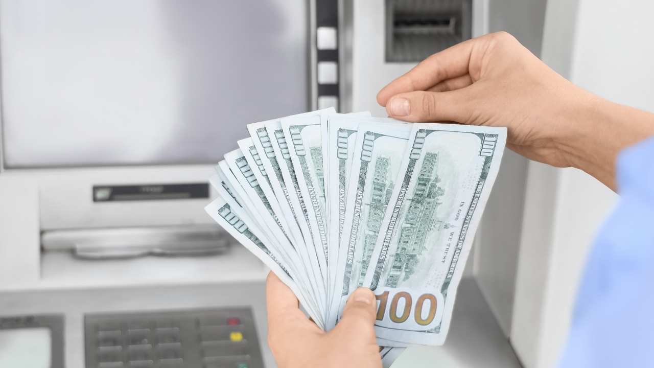 The Average Social Security Recipient Is Getting Over $2,000 in March: Let’s Crunch Some Numbers