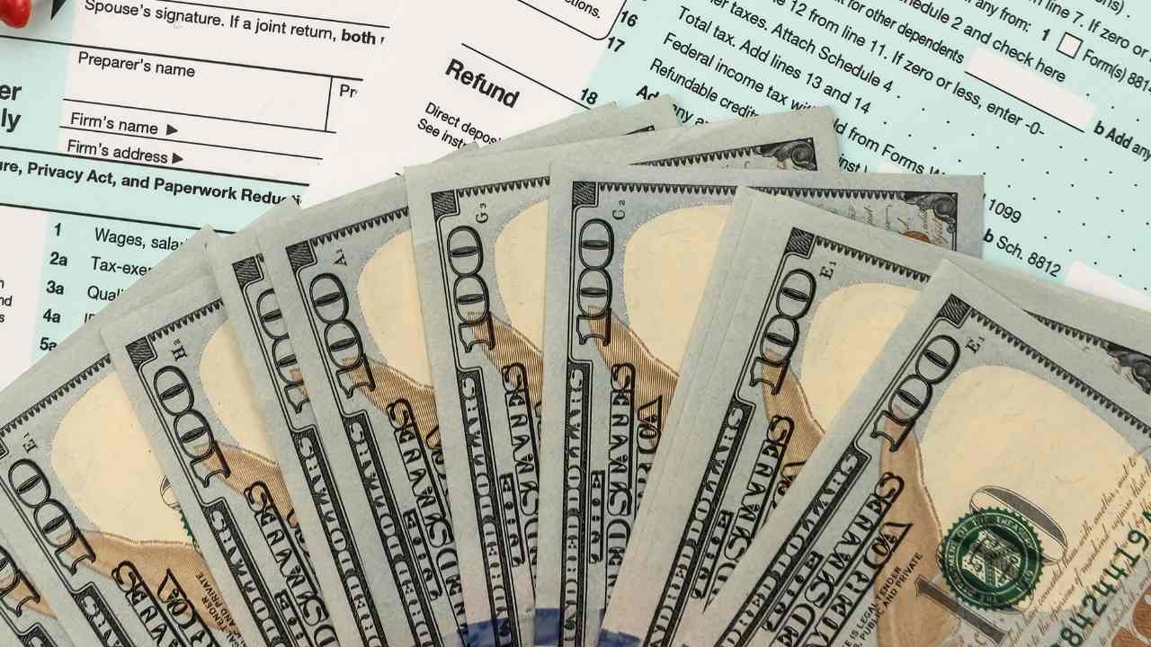 The IRS Warns That More Than 1.3 Million Taxpayers Have Unclaimed Refunds by April 15