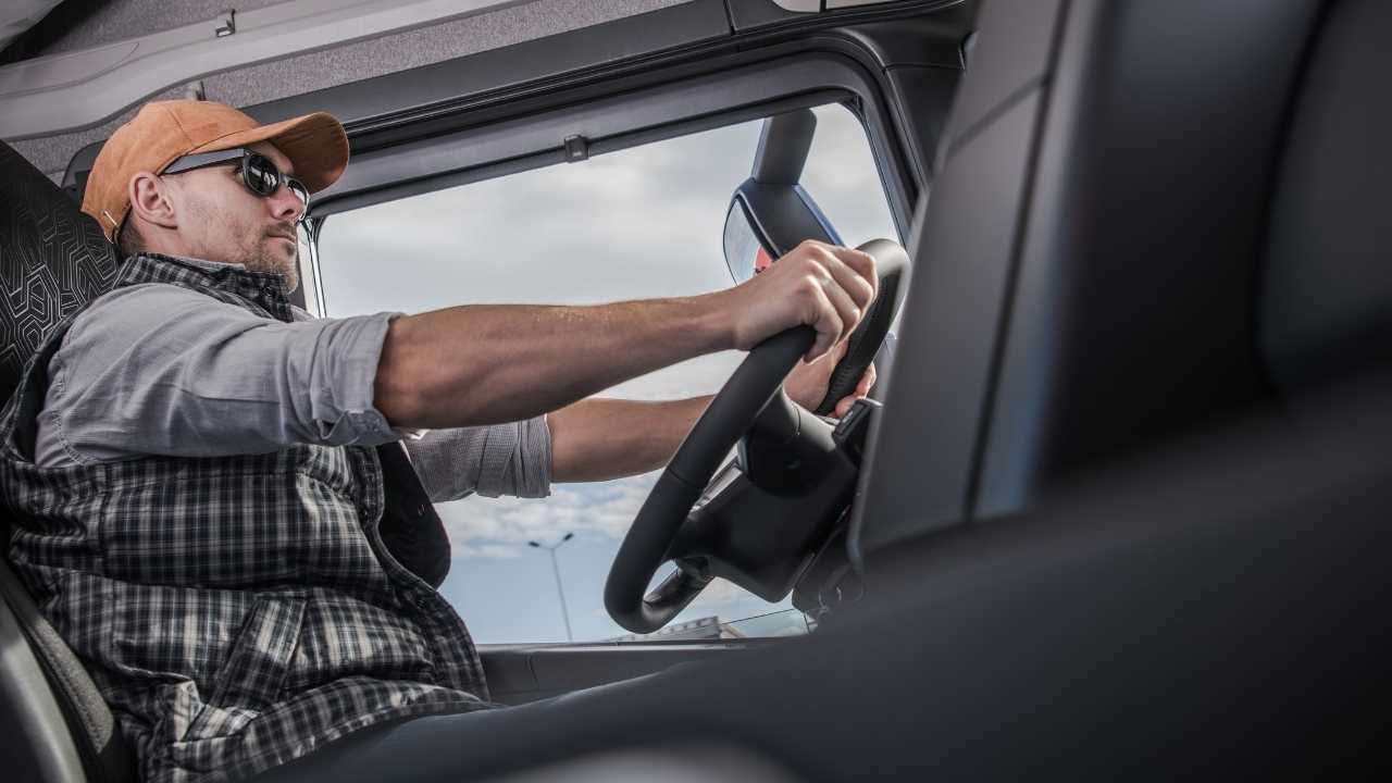Oregon Stopped Issuing Commercial Driver’s Licenses: Here Are the Options for Those Affected