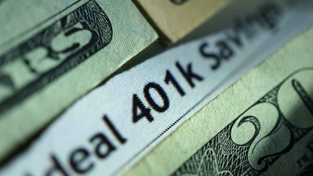 The 401(k) Withdrawal Bias That Reduces Retirement Income by 23%